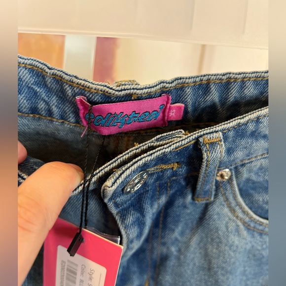 NWT Edikted women’s Oversized Low Rise Denim Bermuda Shorts Size XS - Picture 2 of 6